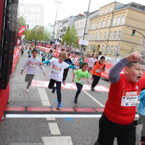 25.04.2026 - Das Zehntel Strokosch-Dieckow http://msf.ph/oto/9630644 25.04.2026 11:05:48 Ziel 5021, 5105, 5119, 5475, 5776, 5989, 6022, 6110, 6295, 6297, 6781, 6799, 6805, 7035, 7143, 7404, 7567, 7828, 7831, 8069 meine-sportfotos.de