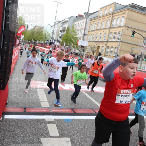 25.04.2026 - Das Zehntel Strokosch-Dieckow http://msf.ph/oto/9630645 25.04.2026 11:05:48 Ziel 5021, 5105, 5119, 5475, 5776, 5989, 6022, 6110, 6295, 6297, 6781, 6799, 6805, 7035, 7143, 7404, 7567, 7828, 7831, 8069 meine-sportfotos.de