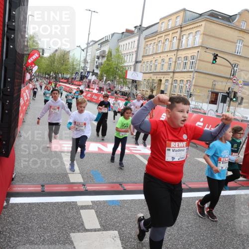 25.04.2026 - Das Zehntel Strokosch-Dieckow http://msf.ph/oto/9630649 25.04.2026 11:05:48 Ziel 5021, 5105, 5119, 5475, 5776, 5989, 6022, 6110, 6295, 6297, 6781, 6799, 6805, 7035, 7143, 7404, 7567, 7828, 7831, 8069 meine-sportfotos.de