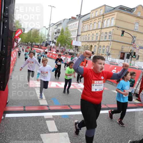 25.04.2026 - Das Zehntel Strokosch-Dieckow http://msf.ph/oto/9630651 25.04.2026 11:05:48 Ziel 5021, 5105, 5119, 5475, 5776, 5989, 6022, 6110, 6295, 6297, 6781, 6799, 6805, 7035, 7143, 7404, 7567, 7828, 7831, 8069 meine-sportfotos.de