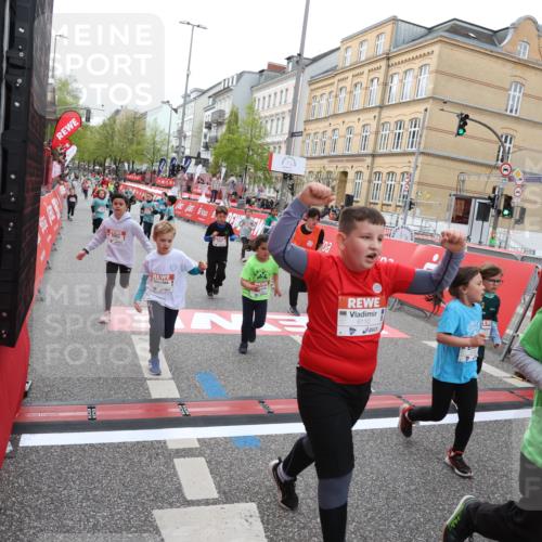 25.04.2026 - Das Zehntel Strokosch-Dieckow http://msf.ph/oto/9630653 25.04.2026 11:05:48 Ziel 5021, 5105, 5119, 5475, 5776, 5989, 6022, 6110, 6295, 6297, 6781, 6799, 6805, 7035, 7143, 7404, 7567, 7828, 7831, 8069 meine-sportfotos.de