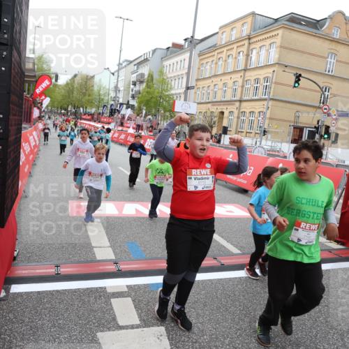 25.04.2026 - Das Zehntel Strokosch-Dieckow http://msf.ph/oto/9630655 25.04.2026 11:05:47 Ziel 5021, 5105, 5119, 5145, 5146, 5205, 5475, 5989, 6022, 6110, 6295, 6297, 6781, 6799, 6805, 7035, 7143, 7404, 7567, 8069 meine-sportfotos.de