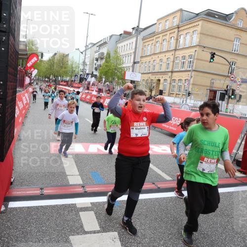 25.04.2026 - Das Zehntel Strokosch-Dieckow http://msf.ph/oto/9630658 25.04.2026 11:05:47 Ziel 5021, 5105, 5119, 5145, 5146, 5205, 5475, 5989, 6022, 6110, 6295, 6297, 6781, 6799, 6805, 7035, 7143, 7404, 7567, 8069 meine-sportfotos.de