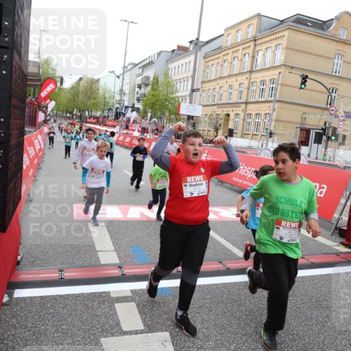 25.04.2026 - Das Zehntel Strokosch-Dieckow http://msf.ph/oto/9630659 25.04.2026 11:05:47 Ziel 5021, 5105, 5119, 5145, 5146, 5205, 5475, 5989, 6022, 6110, 6295, 6297, 6781, 6799, 6805, 7035, 7143, 7404, 7567, 8069 meine-sportfotos.de