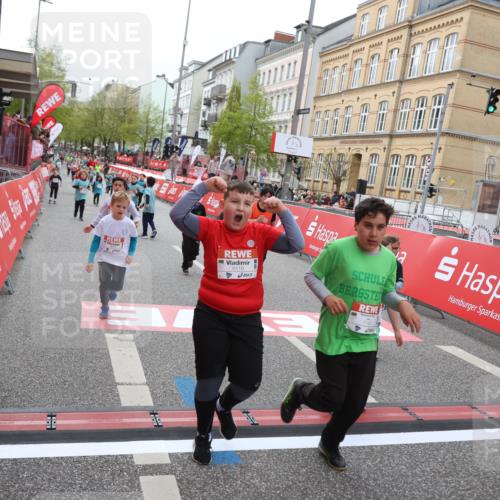 25.04.2026 - Das Zehntel Strokosch-Dieckow http://msf.ph/oto/9630661 25.04.2026 11:05:47 Ziel 5021, 5105, 5119, 5145, 5146, 5205, 5475, 5989, 6022, 6110, 6295, 6297, 6781, 6799, 6805, 7035, 7143, 7404, 7567, 8069 meine-sportfotos.de