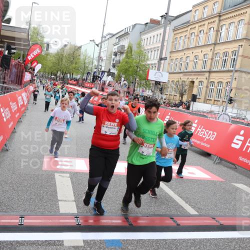 25.04.2026 - Das Zehntel Strokosch-Dieckow http://msf.ph/oto/9630666 25.04.2026 11:05:47 Ziel 5021, 5105, 5119, 5145, 5146, 5205, 5475, 5989, 6022, 6110, 6295, 6297, 6781, 6799, 6805, 7035, 7143, 7404, 7567, 8069 meine-sportfotos.de