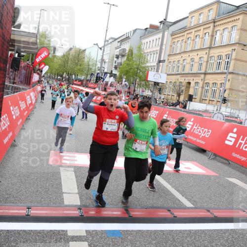 25.04.2026 - Das Zehntel Strokosch-Dieckow http://msf.ph/oto/9630669 25.04.2026 11:05:47 Ziel 5021, 5105, 5119, 5145, 5146, 5205, 5475, 5989, 6022, 6110, 6295, 6297, 6781, 6799, 6805, 7035, 7143, 7404, 7567, 8069 meine-sportfotos.de