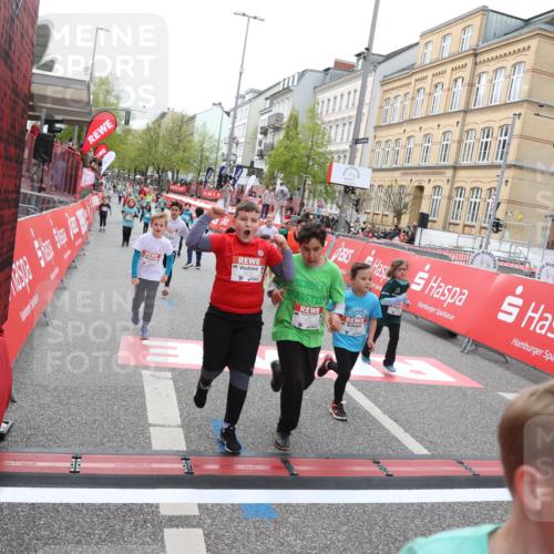 25.04.2026 - Das Zehntel Strokosch-Dieckow http://msf.ph/oto/9630670 25.04.2026 11:05:46 Ziel 5021, 5105, 5141, 5145, 5146, 5205, 5989, 6022, 6110, 6295, 6297, 6781, 6799, 6805, 7035, 7143, 7404, 7567, 8069 meine-sportfotos.de