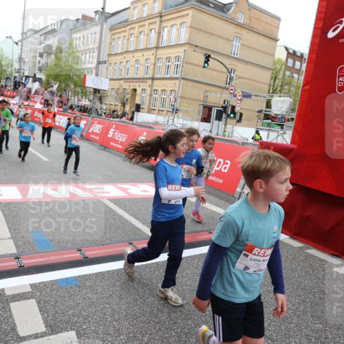25.04.2026 - Das Zehntel Strokosch-Dieckow http://msf.ph/oto/9630681 25.04.2026 11:05:45 Ziel 5021, 5141, 5145, 5146, 5205, 5989, 6022, 6110, 6295, 6297, 6781, 6799, 6805, 7035, 7143, 7567 meine-sportfotos.de