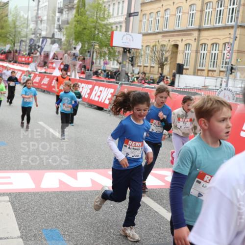 25.04.2026 - Das Zehntel Strokosch-Dieckow http://msf.ph/oto/9630690 25.04.2026 11:05:44 Ziel 5141, 5145, 5146, 5205, 5989, 6022, 6110, 6295, 6297, 6781, 7035, 7143, 7567 meine-sportfotos.de