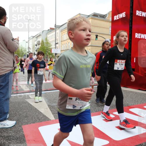 25.04.2026 - Das Zehntel Strokosch-Dieckow http://msf.ph/oto/9630694 25.04.2026 09:03:28 Ziel 1749, 1750, 1827, 1945, 2244, 2389, 2454, 2690, 2705, 2707, 2949, 3127, 3144, 3155, 3485, 3500, 3656, 3662, 3663, 3850, 3851, 4021 meine-sportfotos.de