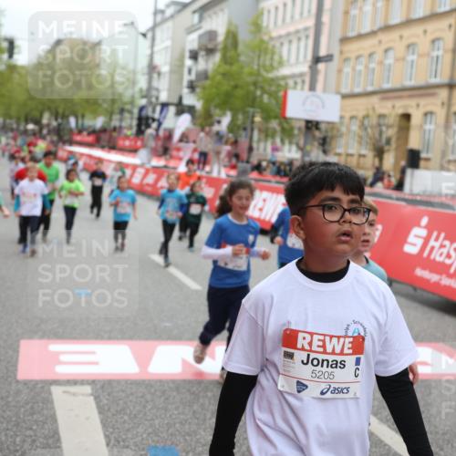 25.04.2026 - Das Zehntel Strokosch-Dieckow http://msf.ph/oto/9630698 25.04.2026 11:05:43 Ziel 5141, 5145, 5146, 5205, 5989, 6022, 6295, 6297, 6601, 6781, 7028, 7035, 7567 meine-sportfotos.de