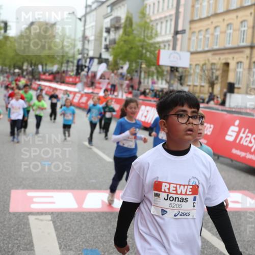 25.04.2026 - Das Zehntel Strokosch-Dieckow http://msf.ph/oto/9630700 25.04.2026 11:05:43 Ziel 5141, 5145, 5146, 5205, 5989, 6022, 6295, 6297, 6601, 6781, 7028, 7035, 7567 meine-sportfotos.de