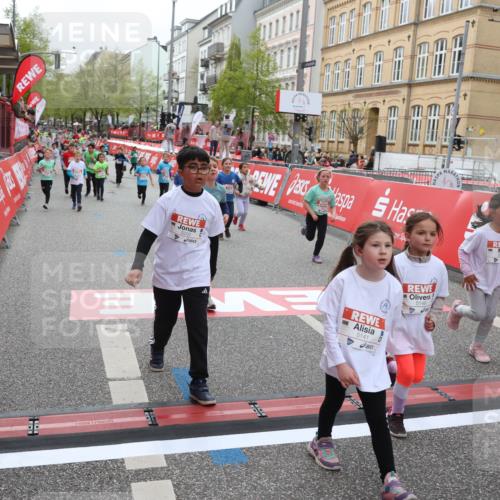 25.04.2026 - Das Zehntel Strokosch-Dieckow http://msf.ph/oto/9630710 25.04.2026 11:05:42 Ziel 5141, 5145, 5146, 5205, 6022, 6295, 6297, 6601, 7028, 7035, 7567, 7643, 7658 meine-sportfotos.de
