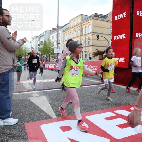 25.04.2026 - Das Zehntel Strokosch-Dieckow http://msf.ph/oto/9630749 25.04.2026 09:03:30 Ziel 1749, 1750, 1827, 2238, 2244, 2389, 2454, 2690, 2705, 2707, 3127, 3144, 3155, 3485, 3500, 3662, 3850, 3851, 4021 meine-sportfotos.de