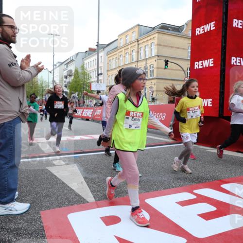 25.04.2026 - Das Zehntel Strokosch-Dieckow http://msf.ph/oto/9630757 25.04.2026 09:03:30 Ziel 1749, 1750, 1827, 2238, 2244, 2389, 2454, 2690, 2705, 2707, 3127, 3144, 3155, 3485, 3500, 3662, 3850, 3851, 4021 meine-sportfotos.de