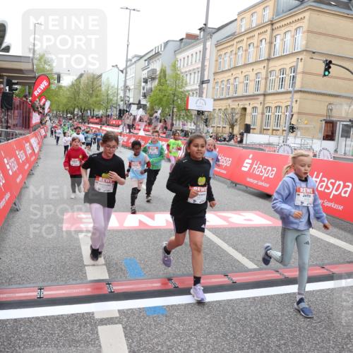 25.04.2026 - Das Zehntel Strokosch-Dieckow http://msf.ph/oto/9630767 25.04.2026 11:05:35 Ziel 5763, 5954, 6439, 6566, 6601, 6811, 6977, 6979, 7026, 7028, 7643, 7658, 7662 meine-sportfotos.de