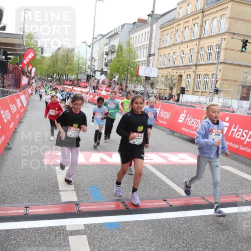 25.04.2026 - Das Zehntel Strokosch-Dieckow http://msf.ph/oto/9630769 25.04.2026 11:05:35 Ziel 5763, 5954, 6439, 6566, 6601, 6811, 6977, 6979, 7026, 7028, 7643, 7658, 7662 meine-sportfotos.de