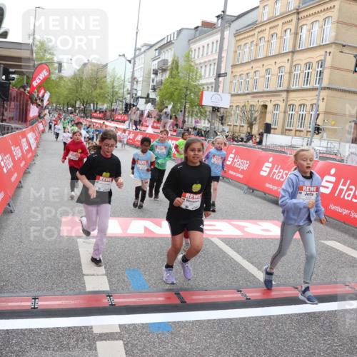 25.04.2026 - Das Zehntel Strokosch-Dieckow http://msf.ph/oto/9630770 25.04.2026 11:05:35 Ziel 5763, 5954, 6439, 6566, 6601, 6811, 6977, 6979, 7026, 7028, 7643, 7658, 7662 meine-sportfotos.de