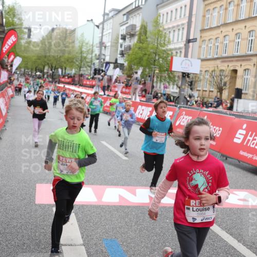 25.04.2026 - Das Zehntel Strokosch-Dieckow http://msf.ph/oto/9630779 25.04.2026 11:05:33 Ziel 5763, 5954, 5979, 5981, 6439, 6566, 6612, 6811, 6977, 6979, 7026, 7493, 7662, 7923 meine-sportfotos.de