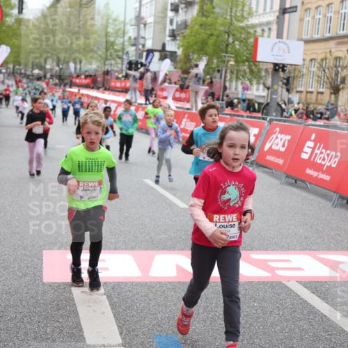 25.04.2026 - Das Zehntel Strokosch-Dieckow http://msf.ph/oto/9630782 25.04.2026 11:05:33 Ziel 5763, 5954, 5979, 5981, 6439, 6566, 6612, 6811, 6977, 6979, 7026, 7493, 7662, 7923 meine-sportfotos.de
