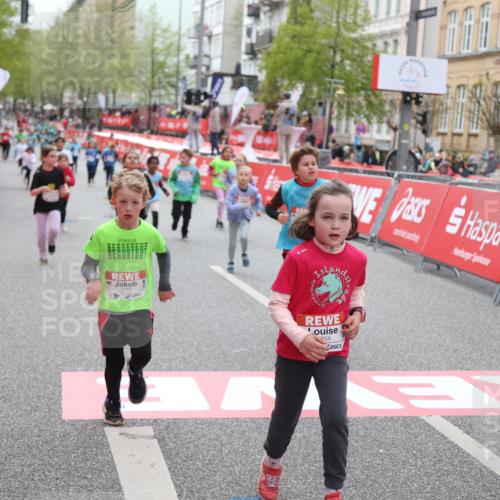 25.04.2026 - Das Zehntel Strokosch-Dieckow http://msf.ph/oto/9630784 25.04.2026 11:05:33 Ziel 5763, 5954, 5979, 5981, 6439, 6566, 6612, 6811, 6977, 6979, 7026, 7493, 7662, 7923 meine-sportfotos.de