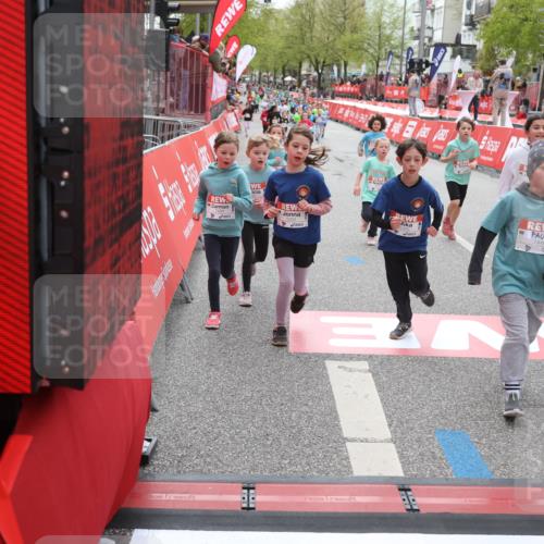 25.04.2026 - Das Zehntel Strokosch-Dieckow http://msf.ph/oto/9630821 25.04.2026 11:05:25 Ziel 5334, 5356, 5965, 5979, 6271, 6272, 6490, 6612, 7099, 7274, 7344, 7446, 7487, 7489, 7493, 7766, 7923, 8068 meine-sportfotos.de