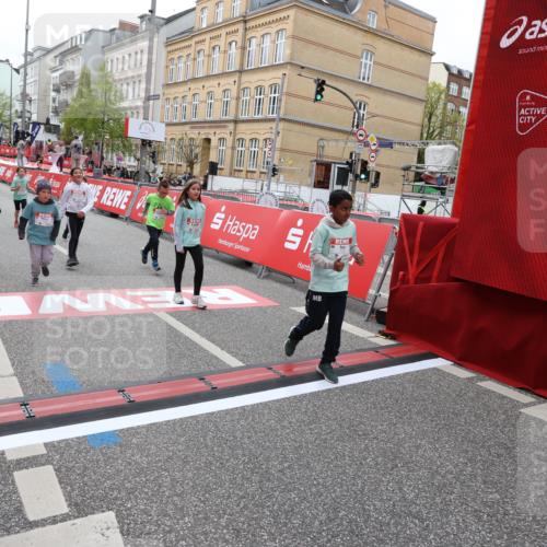 25.04.2026 - Das Zehntel Strokosch-Dieckow http://msf.ph/oto/9630826 25.04.2026 11:05:24 Ziel 5044, 5334, 5356, 5846, 5965, 6271, 6272, 6490, 7099, 7274, 7344, 7446, 7487, 7489, 7766, 7938, 8068 meine-sportfotos.de