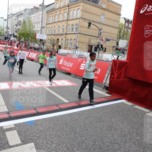 25.04.2026 - Das Zehntel Strokosch-Dieckow http://msf.ph/oto/9630830 25.04.2026 11:05:24 Ziel 5044, 5334, 5356, 5846, 5965, 6271, 6272, 6490, 7099, 7274, 7344, 7446, 7487, 7489, 7766, 7938, 8068 meine-sportfotos.de