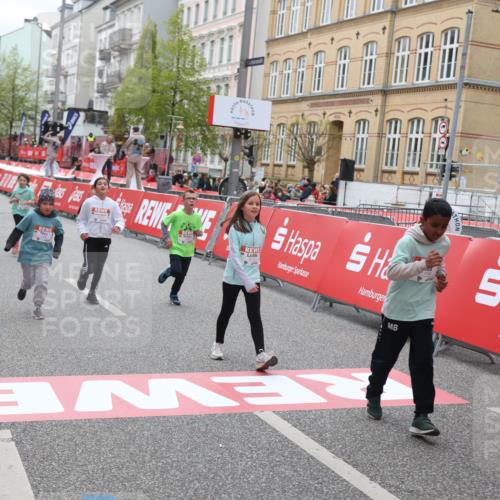 25.04.2026 - Das Zehntel Strokosch-Dieckow http://msf.ph/oto/9630835 25.04.2026 11:05:24 Ziel 5044, 5334, 5356, 5846, 5965, 6271, 6272, 6490, 7099, 7274, 7344, 7446, 7487, 7489, 7766, 7938, 8068 meine-sportfotos.de