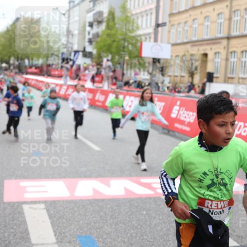 25.04.2026 - Das Zehntel Strokosch-Dieckow http://msf.ph/oto/9630836 25.04.2026 11:05:23 Ziel 5044, 5846, 5965, 5974, 6271, 6272, 6490, 7099, 7274, 7344, 7446, 7766, 7938, 8068 meine-sportfotos.de