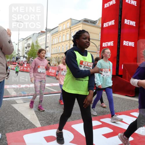 25.04.2026 - Das Zehntel Strokosch-Dieckow http://msf.ph/oto/9630837 25.04.2026 09:03:41 Ziel 1110, 1166, 1621, 1637, 1667, 1926, 1935, 2085, 2089, 2090, 2133, 2271, 2273 meine-sportfotos.de