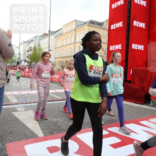 25.04.2026 - Das Zehntel Strokosch-Dieckow http://msf.ph/oto/9630841 25.04.2026 09:03:41 Ziel 1110, 1166, 1621, 1637, 1667, 1926, 1935, 2085, 2089, 2090, 2133, 2271, 2273 meine-sportfotos.de