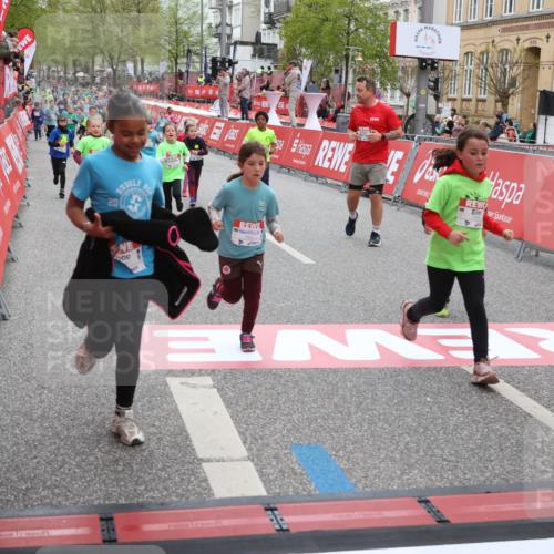 25.04.2026 - Das Zehntel Strokosch-Dieckow http://msf.ph/oto/9630888 25.04.2026 11:04:19 Ziel 5052, 5053, 5111, 5115, 5184, 5186, 5215, 5217, 5410, 5423, 5440, 5914, 5915, 5998, 6030, 6315, 6457, 6479, 6607, 6887, 7269, 7600, 7609, 7979, 7980 meine-sportfotos.de