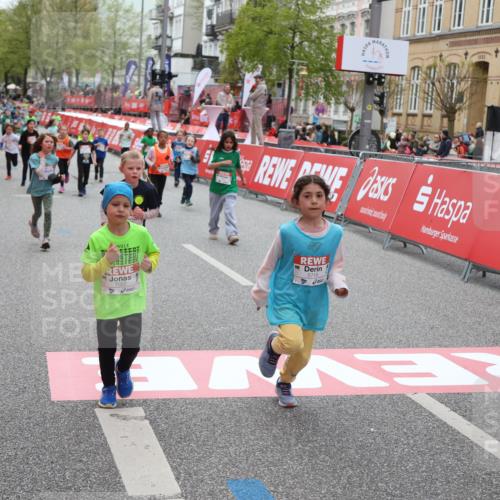 25.04.2026 - Das Zehntel Strokosch-Dieckow http://msf.ph/oto/9630896 25.04.2026 11:05:10 Ziel 5716, 6346, 6368, 6487, 6560, 6793, 6794, 6808, 7022, 7032, 7450, 7458, 7817 meine-sportfotos.de