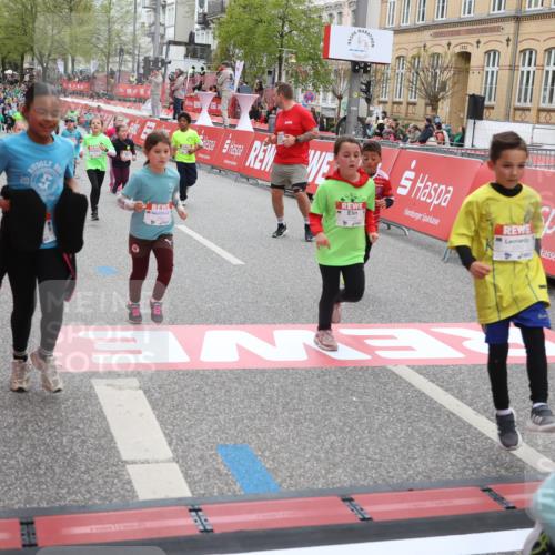 25.04.2026 - Das Zehntel Strokosch-Dieckow http://msf.ph/oto/9630910 25.04.2026 11:04:19 Ziel 5052, 5053, 5111, 5115, 5184, 5186, 5215, 5217, 5410, 5423, 5440, 5914, 5915, 5998, 6030, 6315, 6457, 6479, 6607, 6887, 7269, 7600, 7609, 7979, 7980 meine-sportfotos.de
