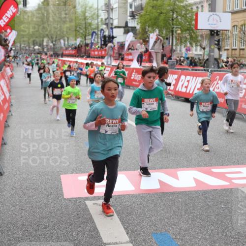 25.04.2026 - Das Zehntel Strokosch-Dieckow http://msf.ph/oto/9630917 25.04.2026 11:05:08 Ziel 5716, 6346, 6368, 6487, 6793, 6794, 6808, 7022, 7032, 7348, 7450, 7458, 7470, 7499, 7515, 7817, 7847 meine-sportfotos.de