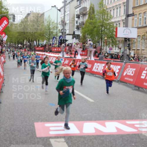 25.04.2026 - Das Zehntel Strokosch-Dieckow http://msf.ph/oto/9630948 25.04.2026 11:04:58 Ziel 5020, 5028, 5335, 5337, 5349, 5536, 5552, 5610, 5615, 5625, 5908, 6459, 6463, 6468, 6472, 6789, 6959, 7041, 7063, 7279, 7287, 7290, 7437, 7462, 7768, 7822, 7864, 7991, 7992, 7995 meine-sportfotos.de