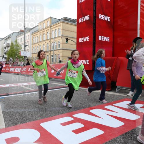 25.04.2026 - Das Zehntel Strokosch-Dieckow http://msf.ph/oto/9630957 25.04.2026 09:03:48 Ziel 1166, 1345, 1393, 1400, 2846, 2919, 2922, 3165, 3331, 3448 meine-sportfotos.de