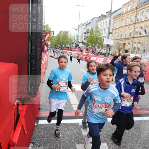 25.04.2026 - Das Zehntel Strokosch-Dieckow http://msf.ph/oto/9630959 25.04.2026 11:04:57 Ziel 5020, 5028, 5335, 5337, 5349, 5536, 5552, 5610, 5615, 5625, 5908, 6459, 6463, 6468, 6472, 6789, 6959, 7041, 7063, 7279, 7287, 7290, 7437, 7462, 7768, 7822, 7991, 7992, 7995 meine-sportfotos.de