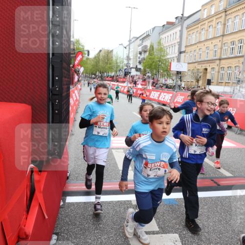 25.04.2026 - Das Zehntel Strokosch-Dieckow http://msf.ph/oto/9630962 25.04.2026 11:04:57 Ziel 5020, 5028, 5335, 5337, 5349, 5536, 5552, 5610, 5615, 5625, 5908, 6459, 6463, 6468, 6472, 6789, 6959, 7041, 7063, 7279, 7287, 7290, 7437, 7462, 7768, 7822, 7991, 7992, 7995 meine-sportfotos.de