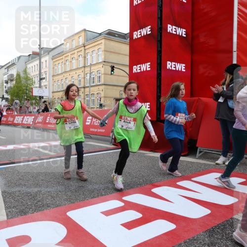 25.04.2026 - Das Zehntel Strokosch-Dieckow http://msf.ph/oto/9630963 25.04.2026 09:03:48 Ziel 1166, 1345, 1393, 1400, 2846, 2919, 2922, 3165, 3331, 3448 meine-sportfotos.de