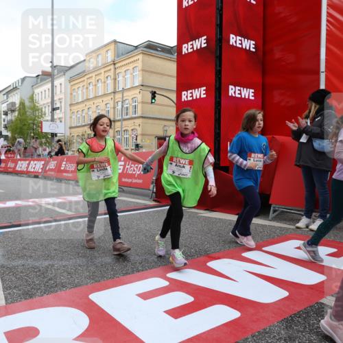 25.04.2026 - Das Zehntel Strokosch-Dieckow http://msf.ph/oto/9630969 25.04.2026 09:03:48 Ziel 1166, 1345, 1393, 1400, 2846, 2919, 2922, 3165, 3331, 3448 meine-sportfotos.de