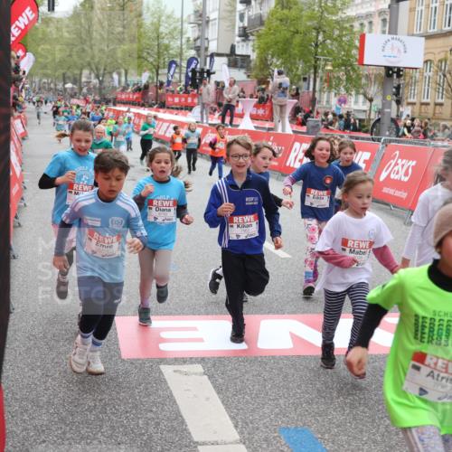 25.04.2026 - Das Zehntel Strokosch-Dieckow http://msf.ph/oto/9630981 25.04.2026 11:04:56 Ziel 5020, 5028, 5335, 5337, 5349, 5536, 5542, 5552, 5610, 5615, 5625, 5908, 6459, 6463, 6468, 6472, 6789, 6959, 7041, 7063, 7279, 7287, 7290, 7437, 7462, 7768, 7991, 7992, 7995 meine-sportfotos.de
