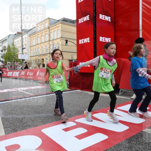 25.04.2026 - Das Zehntel Strokosch-Dieckow http://msf.ph/oto/9630991 25.04.2026 09:03:48 Ziel 1166, 1345, 1393, 1400, 2846, 2919, 2922, 3165, 3331, 3448 meine-sportfotos.de