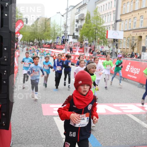 25.04.2026 - Das Zehntel Strokosch-Dieckow http://msf.ph/oto/9630995 25.04.2026 11:04:55 Ziel 5020, 5028, 5335, 5337, 5349, 5536, 5542, 5552, 5610, 5625, 5908, 6459, 6463, 6468, 6472, 6789, 6959, 7041, 7063, 7279, 7287, 7290, 7437, 7462, 7768, 7991, 7992, 7995 meine-sportfotos.de