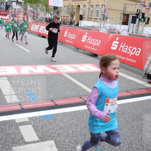 25.04.2026 - Das Zehntel Strokosch-Dieckow http://msf.ph/oto/9631050 25.04.2026 11:04:49 Ziel 5533, 5542, 6704, 6792, 6804, 6879, 7023, 7069, 7084 meine-sportfotos.de