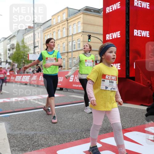 25.04.2026 - Das Zehntel Strokosch-Dieckow http://msf.ph/oto/9631099 25.04.2026 09:03:55 Ziel 1058, 2695, 2846, 3004, 3036, 3218, 3235, 3448, 3457, 4000 meine-sportfotos.de