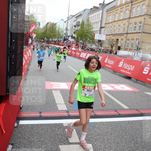 25.04.2026 - Das Zehntel Strokosch-Dieckow http://msf.ph/oto/9631105 25.04.2026 11:04:45 Ziel 5398, 5533, 5593, 5599, 5603, 5613, 5662, 6486, 6494, 6704, 6792, 6804, 6879, 6948, 7021, 7023, 7034, 7039, 7043, 7044, 7069, 7084, 7472 meine-sportfotos.de