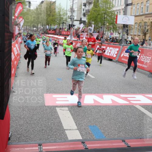 25.04.2026 - Das Zehntel Strokosch-Dieckow http://msf.ph/oto/9631201 25.04.2026 11:04:17 Ziel 5053, 5111, 5115, 5184, 5186, 5215, 5217, 5410, 5423, 5440, 5594, 5899, 5902, 5914, 5915, 5922, 5998, 6030, 6315, 6316, 6457, 6476, 6479, 6591, 6607, 6887, 7018, 7031, 7609, 7979, 7980 meine-sportfotos.de